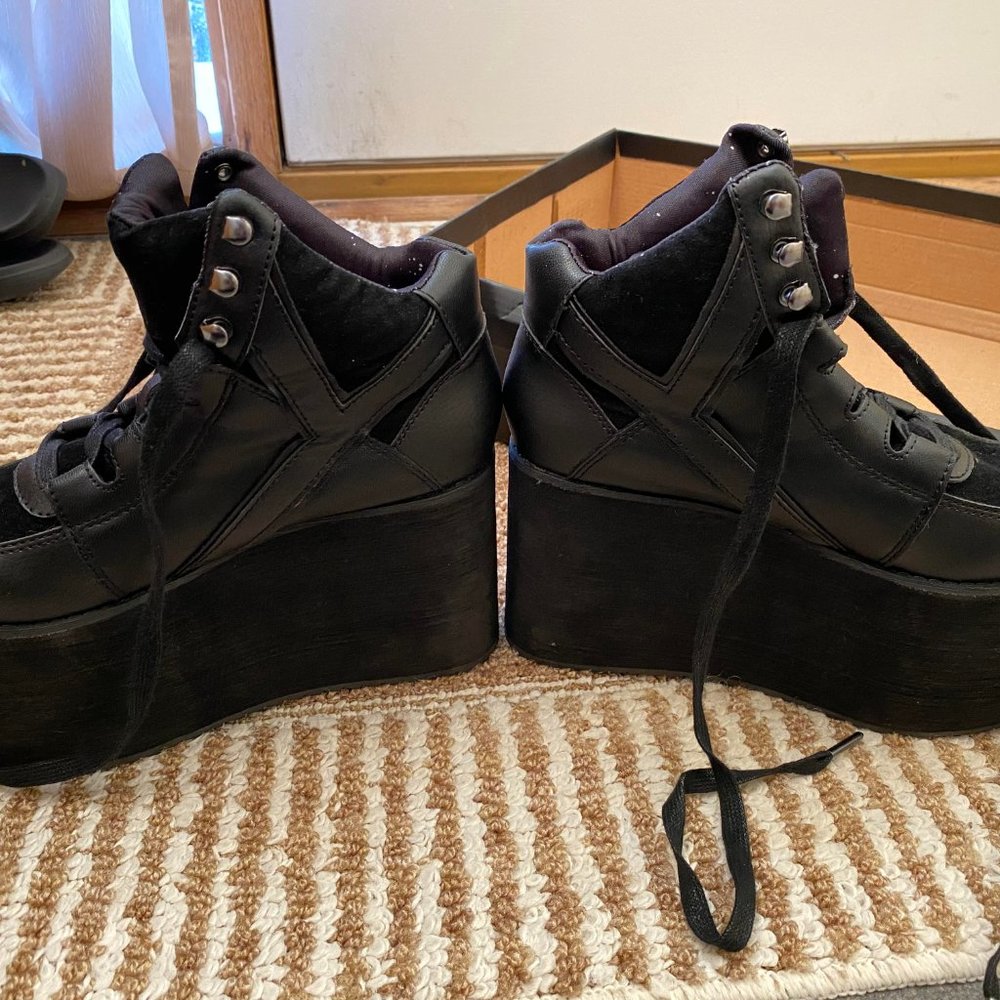 Y.R.U. Qozmo Hi-Black Platform Sneakers Size 6